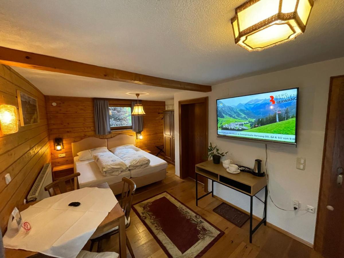 Gaestehaus Zugspitzblick แบร์วัง ภายนอก รูปภาพ